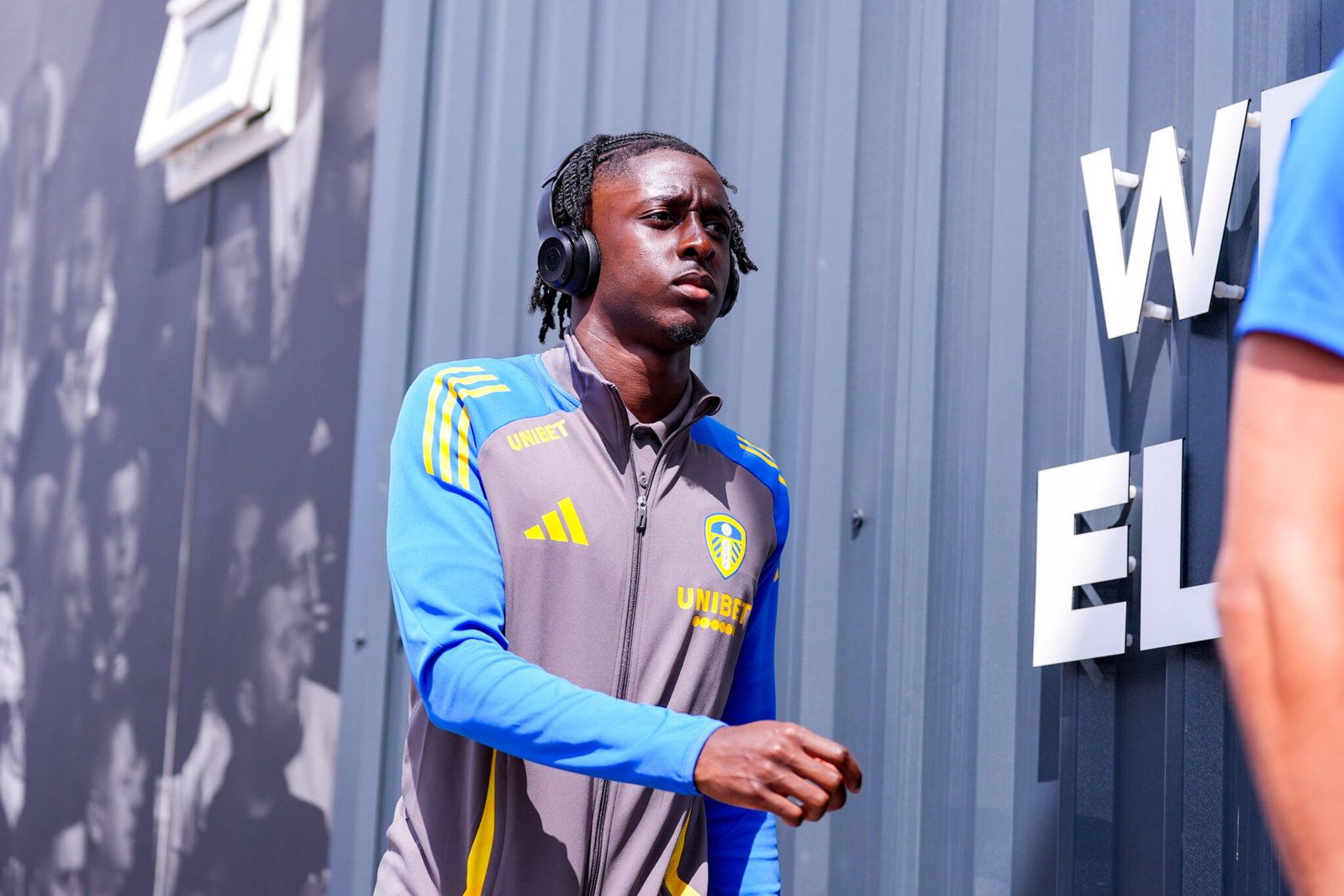 Leeds' Farke should rely on 19-year-old defender for CB depth