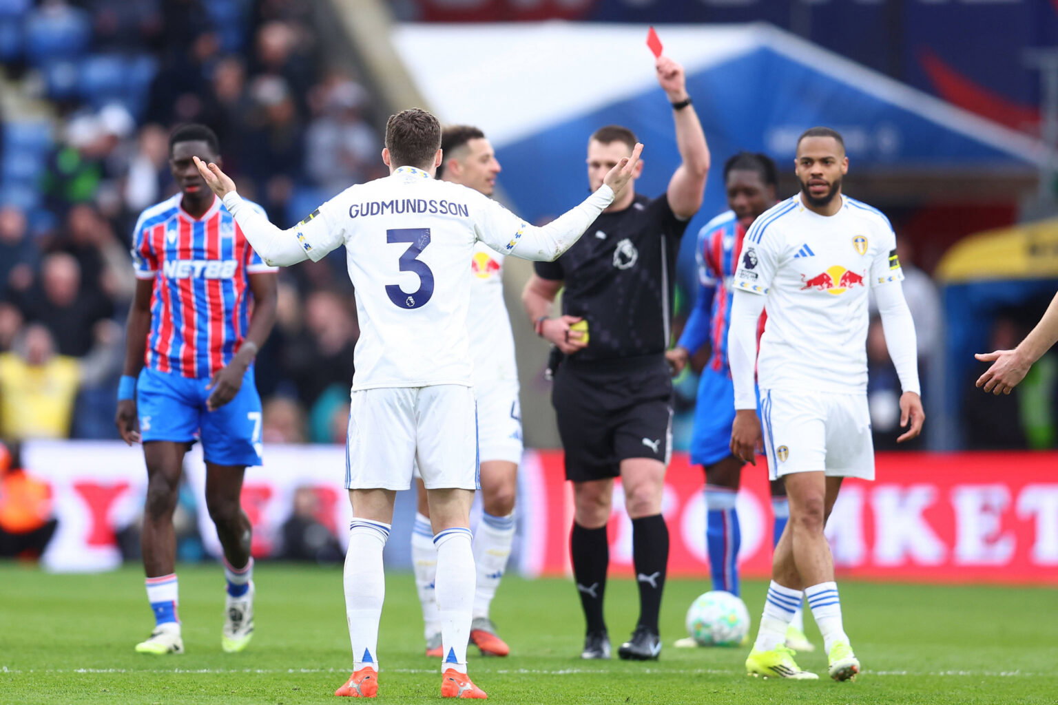 ‘Ugly and awful’ – Leeds United insider blasts Sunderland and Crystal ...